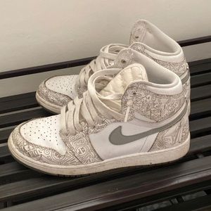 💙 preloved Jordan retro 1 laser boys sz 7 / 7y 💙